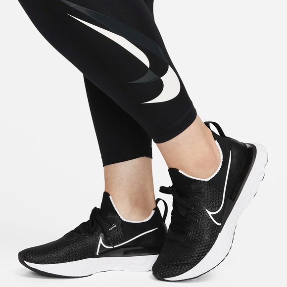 Nike Women’s US Small dri-fit swoosh black leggings - Picture 4 of 10